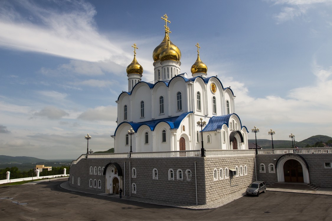 Храмы петропавловска камчатского. Храм Святой Живоначальной Троицы в Петропавловске-Камчатском.