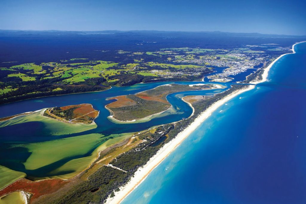 Гиппслендские озера в Австралии.